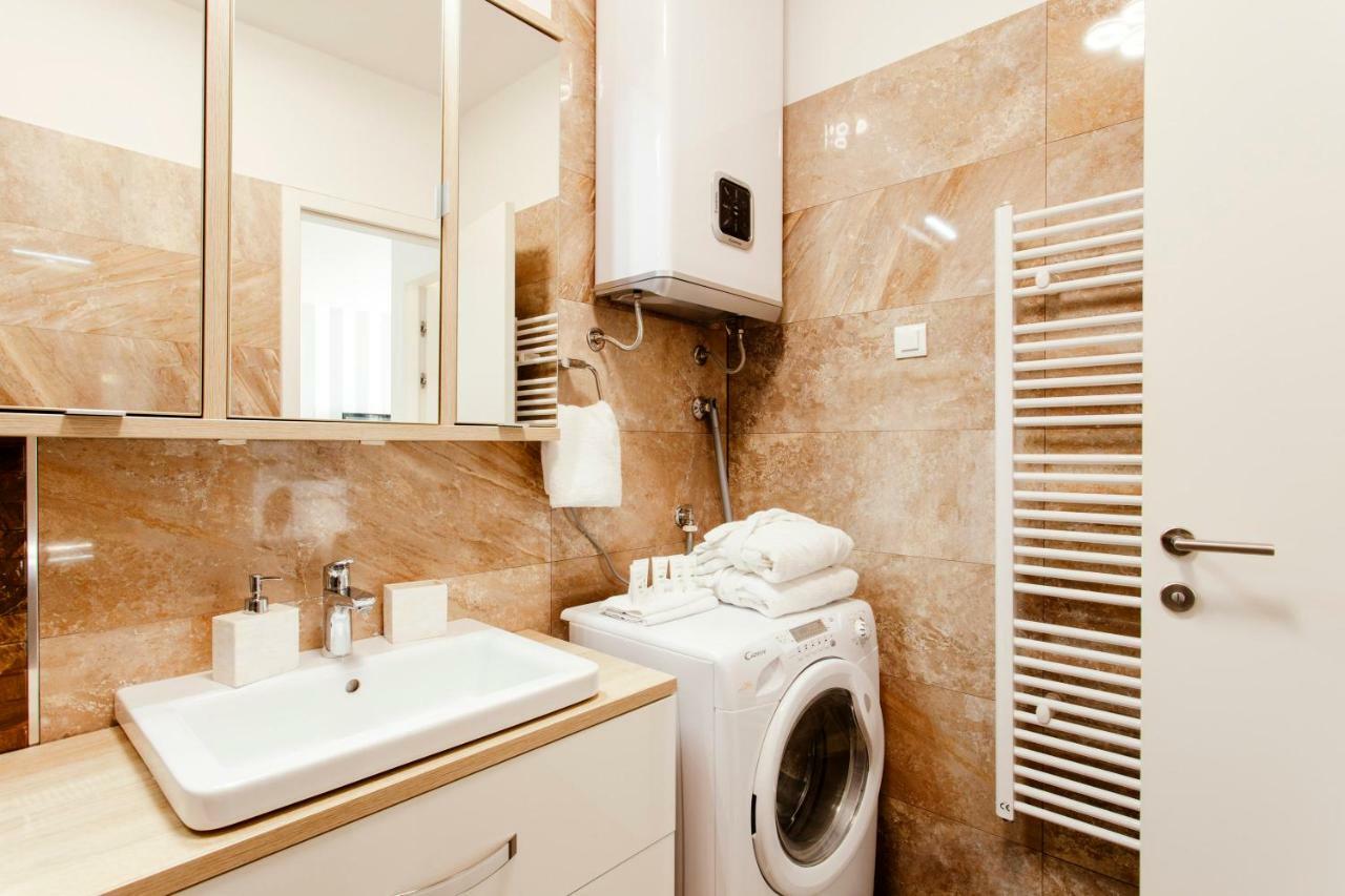 New Luxury Apartment Nives On Seaside Split Exteriör bild