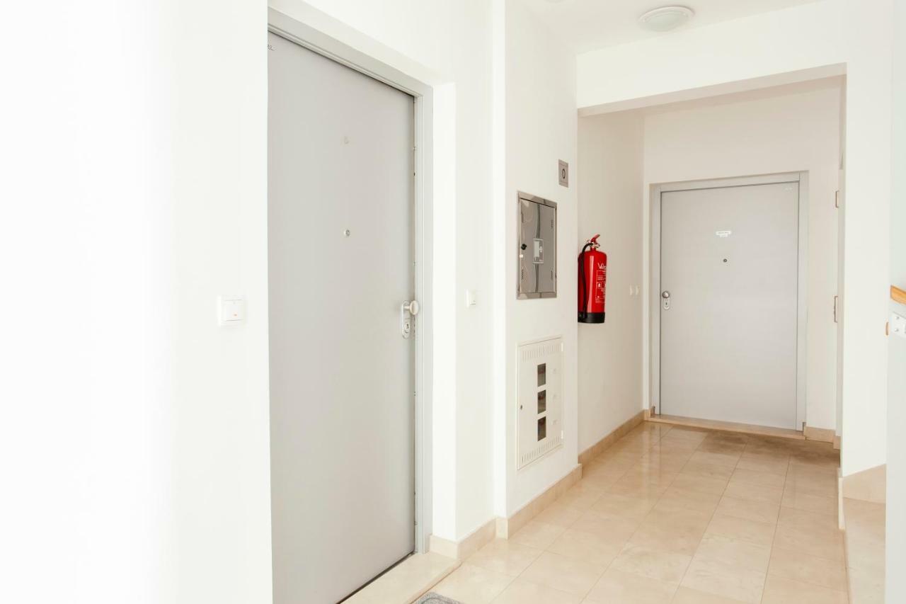 New Luxury Apartment Nives On Seaside Split Exteriör bild